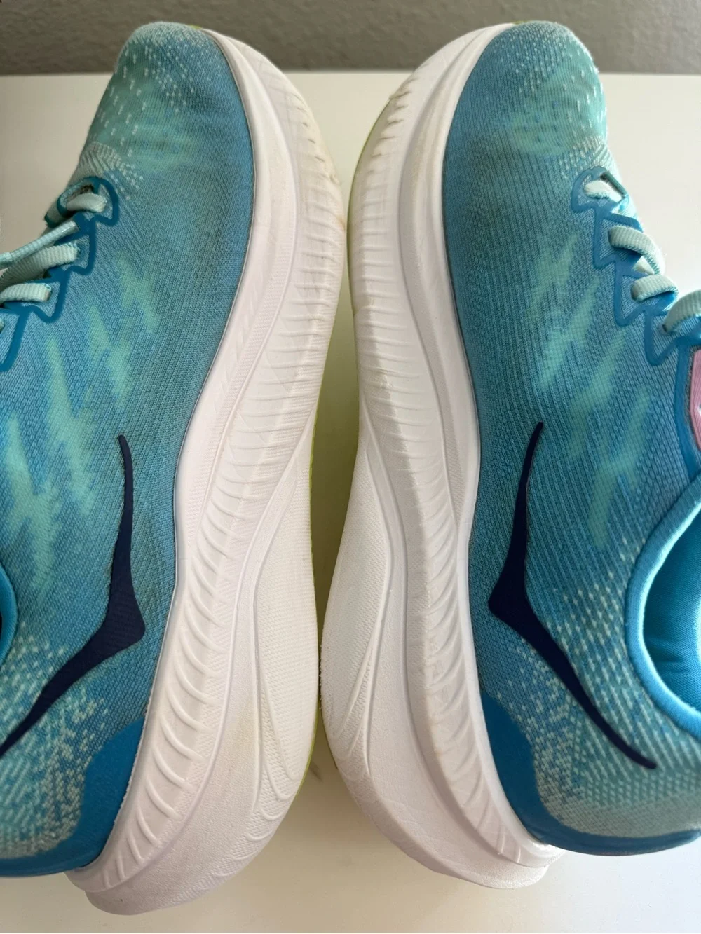 Hoka Mach 6 Women size 8.5 Turquoise Aqua Running Shoes